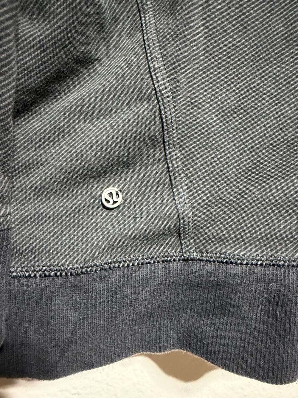 Lululemon Gray Black Mula Bundle Wrap Zip Jacket Womens Size 8 - Picture 4 of 4